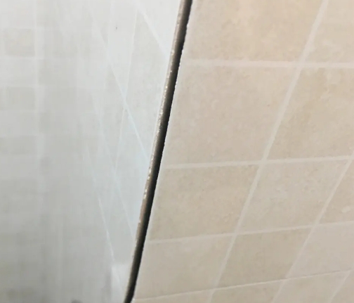 云安瓷砖空鼓维修公司分享阳台瓷砖脱落的修复过程可以分为以下几个步骤